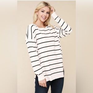 Ninexis Striped White and Black Women's Tunic Sweater S/M